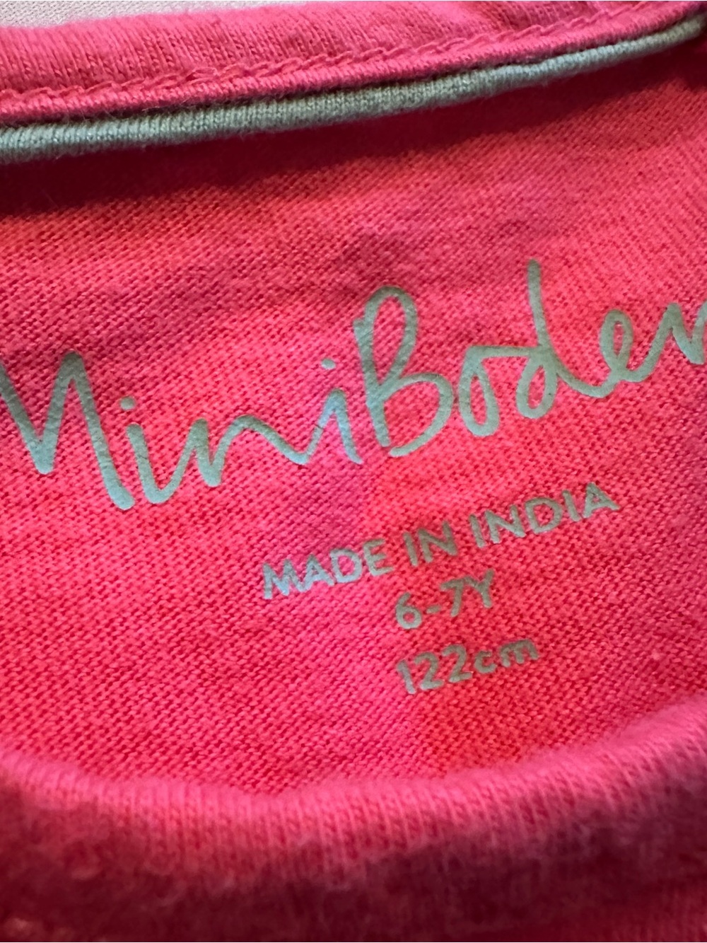 Mini Boden elephant tee vguc-fair just for appliqué bubbling 6/7 - Picture 5 of 5